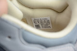 YEEZY BOOST 700 MAGNET