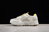 AIR ZOOM VOMERO 5 SP LIGHT BONE/SAIL/UNIVERSITY GOLD