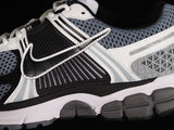 AIR ZOOM VOMERO 5 BLACK/WHITE/LIGHT GREY