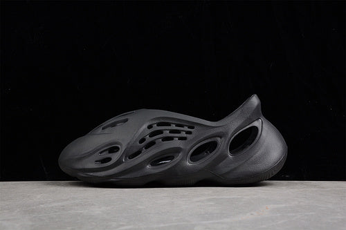 YEEZY FOAM RUNNER BLACK