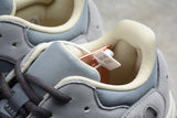 YEEZY BOOST 700 MAGNET